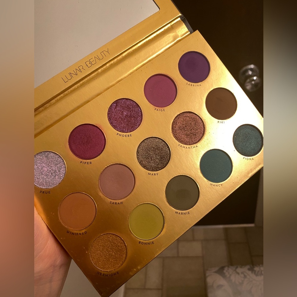 Lunar Beauty Moon Spell Palette with sleeve